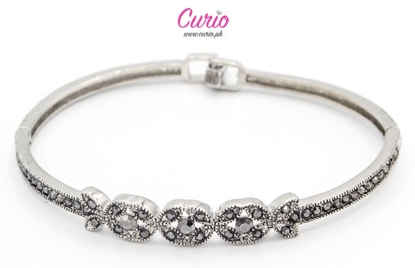 Black Saphire Style Stiff Bracelet-BT1